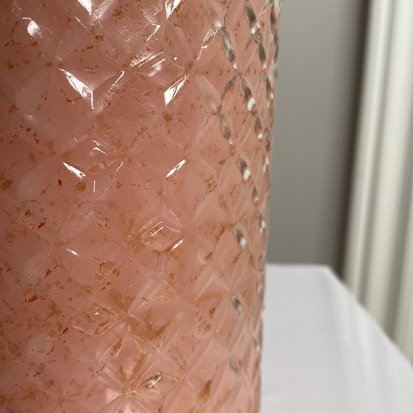 Gold Canyon - Large Pink Berry Meringue Heritage Candle - Picture 4 of 4